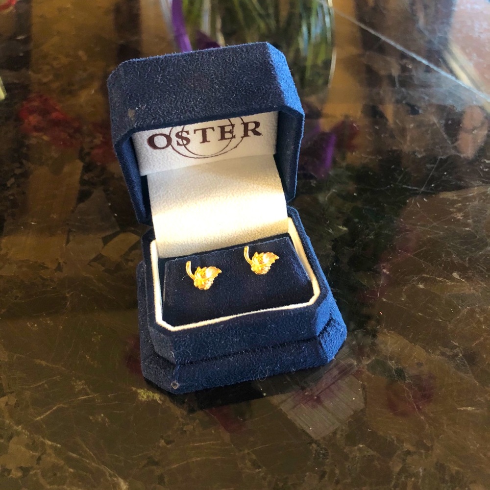 Brand New Ivy Leaf Gold Earrings